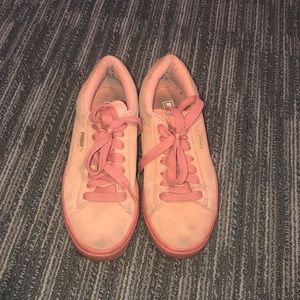 Rare color Puma Suedes